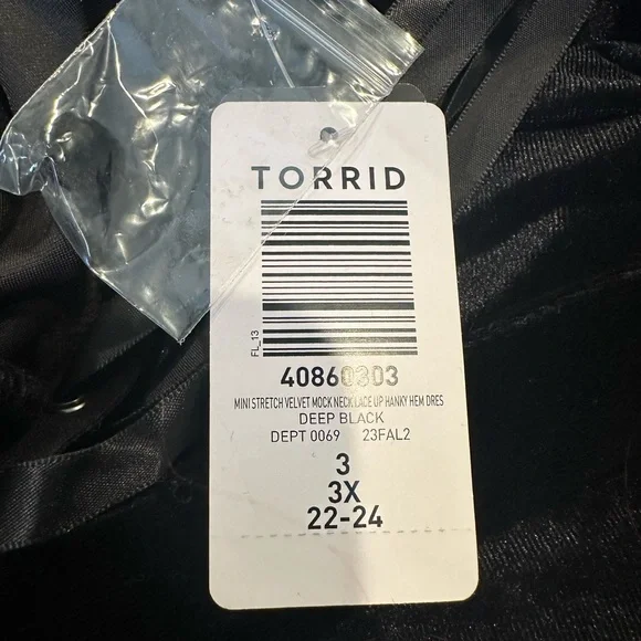 Torrid Black Velvet Flare Sleeve Lace Up Stretch 
Witchy Goth Midi Dress. - Picture 12 of 13